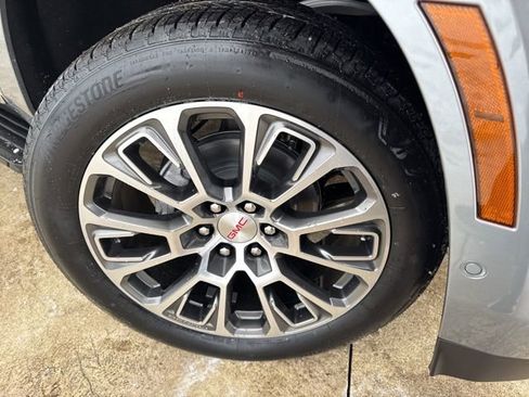 New 2026 GMC Yukon Denali w/ Advanced Technology Package image 41