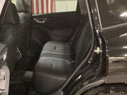 Used 2021 Subaru Forester Premium image 16