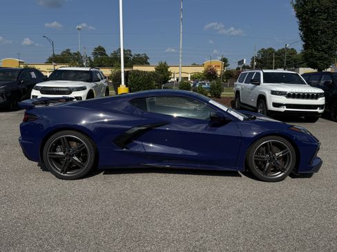 Used 2025 Chevrolet Corvette Stingray Premium Cpe w/ Z51 Performance Package RWD image 11