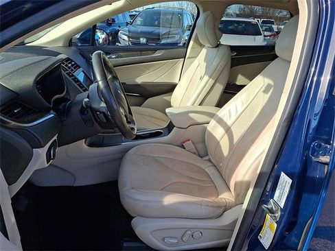 Used 2019 Lincoln MKC Reserve image 10