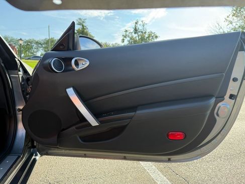 Used 2006 Nissan 350Z Track w/ (N93) Cargo Convenience Pkg RWD image 24