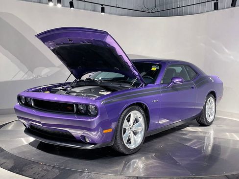 Used 2013 Dodge Challenger R/T RWD image 31
