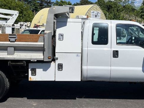 Used 2015 Ford F550 4x4 SuperCab Super Duty w/ Power Equipment Group image 2