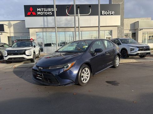 Used 2023 Toyota Corolla LE image 1