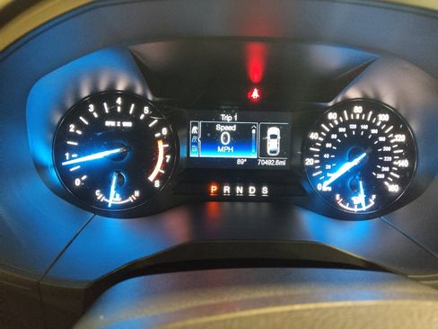 Used 2020 Ford Edge SE FWD image 23