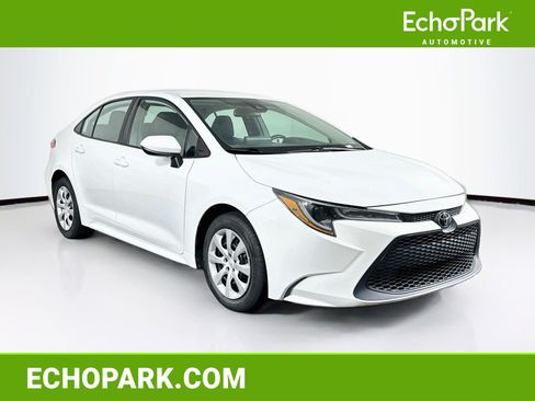 Used 2022 Toyota Corolla LE FWD image 1