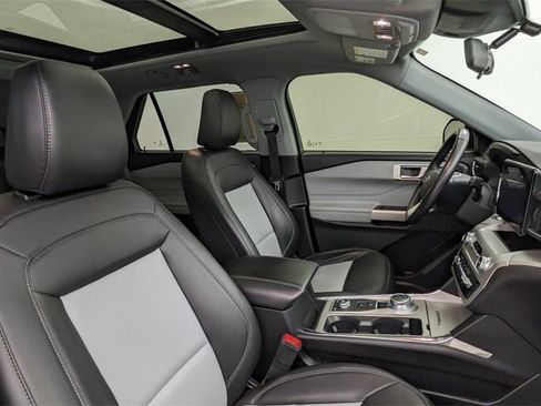 Certified 2022 Ford Explorer XLT w/ Equipment Group 202A image 40