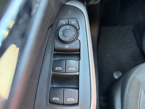 Used 2025 Chevrolet Trax LS w/ LS Convenience Package FWD image 21