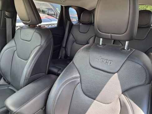 Used 2019 Jeep Cherokee Limited w/ Trailer Tow Group AWD/4WD image 3