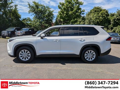 Certified 2024 Toyota Grand Highlander AWD image 6