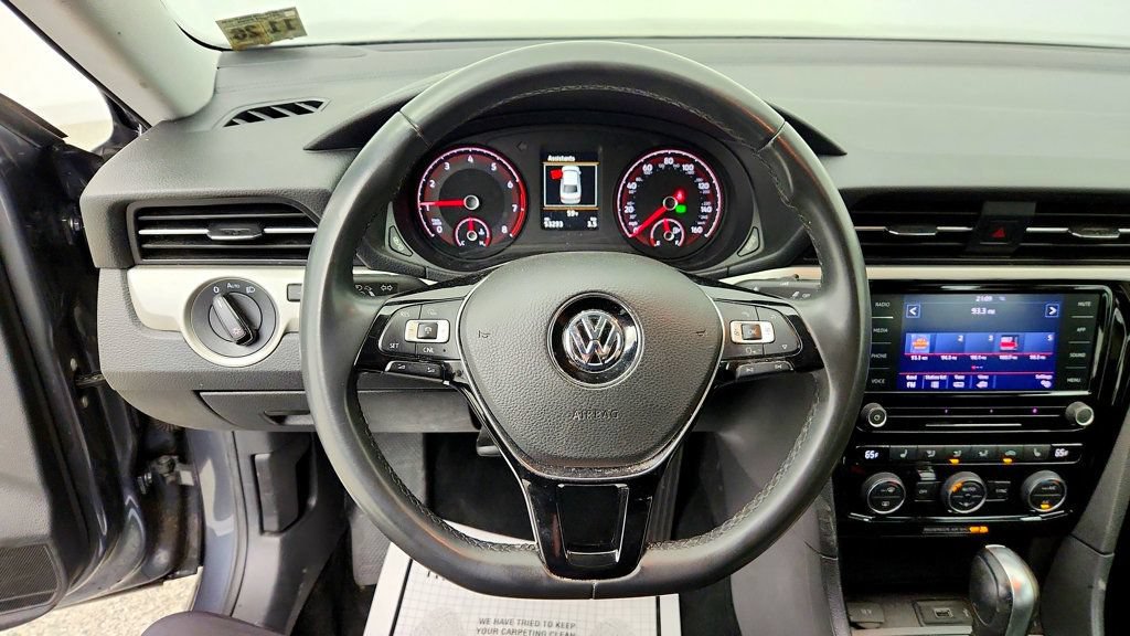 Used 2022 Volkswagen Passat 2.0T SE FWD image 12