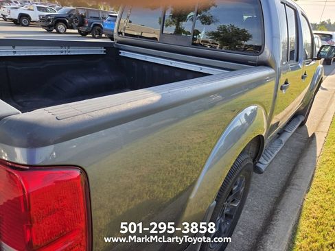 Used 2018 Nissan Frontier SV w/ Value Truck Package RWD image 9