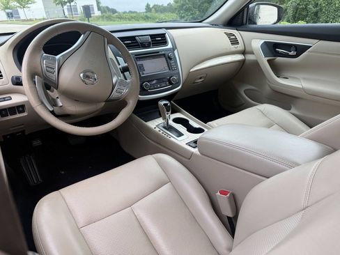 Used 2016 Nissan Altima 3.5 SL FWD image 19
