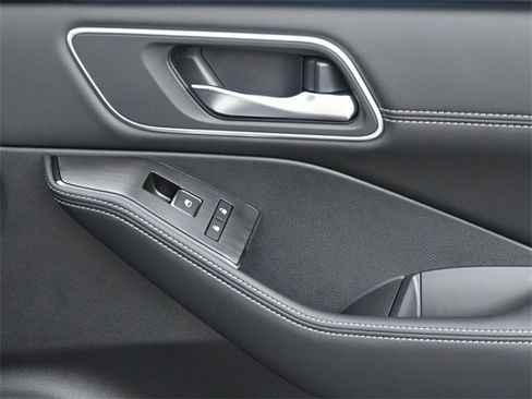 New 2025 Nissan Rogue Platinum w/ Platinum Premium Package image 34