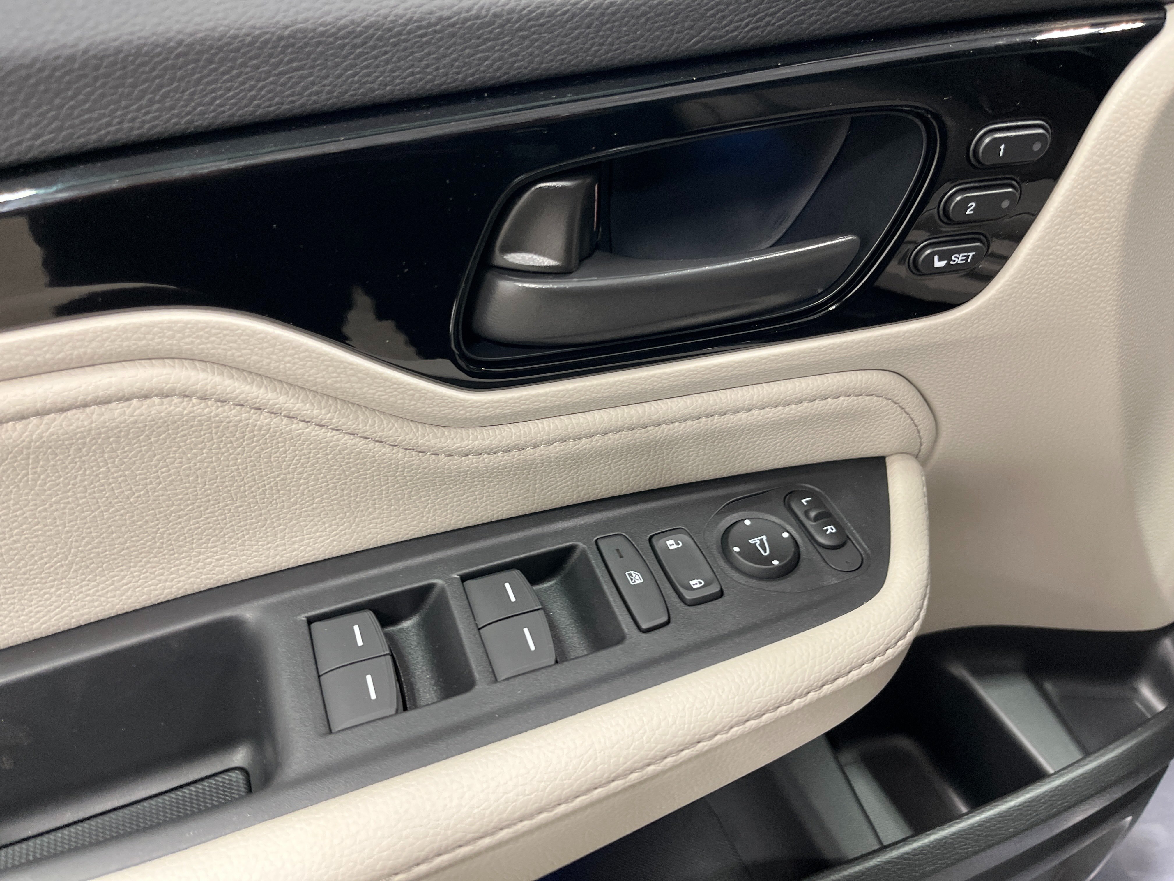 New 2027 Honda Odyssey Touring image 14