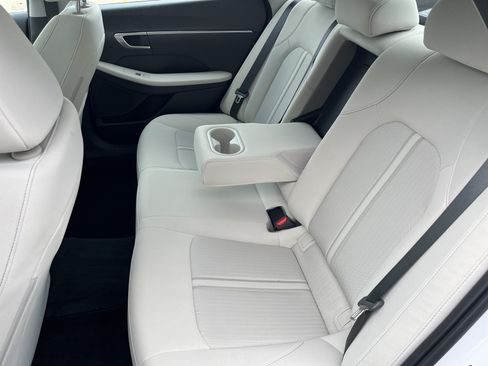 Used 2022 Hyundai Sonata SEL w/ Convenience Package FWD image 13