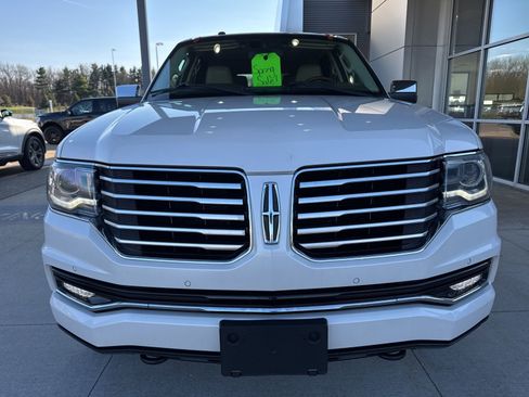 Used 2016 Lincoln Navigator Reserve image 11