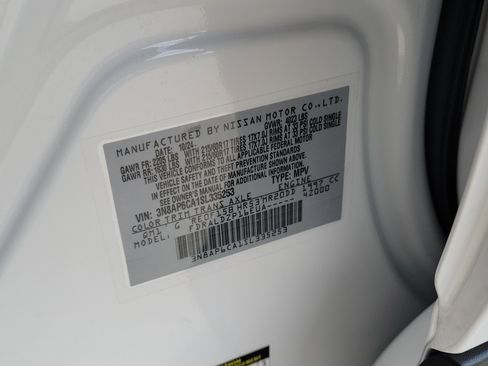 Certified 2025 Nissan Kicks SV image 30