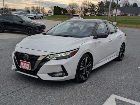 Used 2023 Nissan Sentra SR w/ Electronics Package image 7