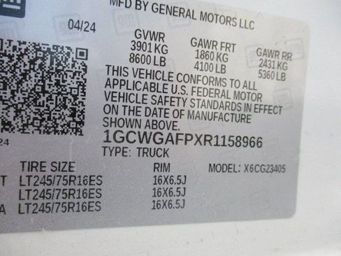Used 2024 Chevrolet Express 2500 w/ Driver Convenience Package RWD image 9