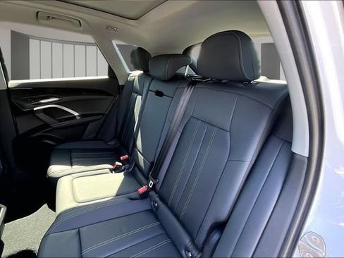 Used 2025 Audi Q5 Premium w/ Convenience Package AWD/4WD image 22