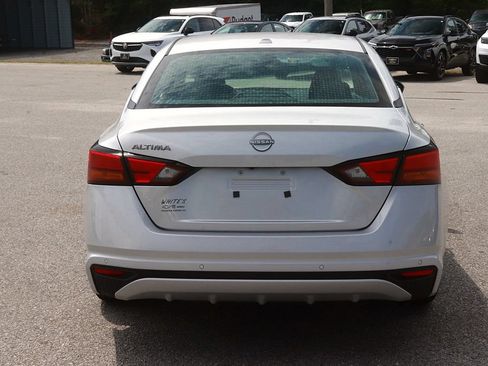 Used 2025 Nissan Altima 2.5 SV FWD image 6