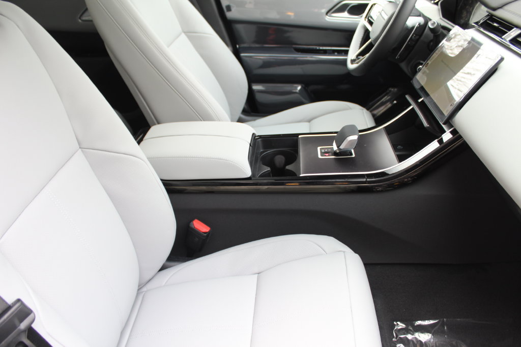 New 2026 Land Rover Range Rover Velar Dynamic SE AWD/4WD image 28