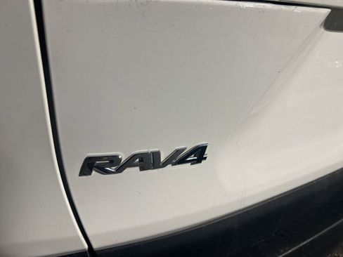 Used 2025 Toyota RAV4 XLE image 9