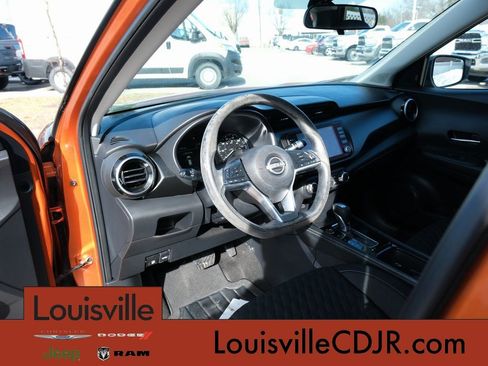 Used 2023 Nissan Kicks SV FWD image 3