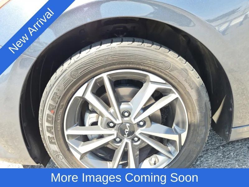 Used 2023 Kia Forte LXS FWD image 7