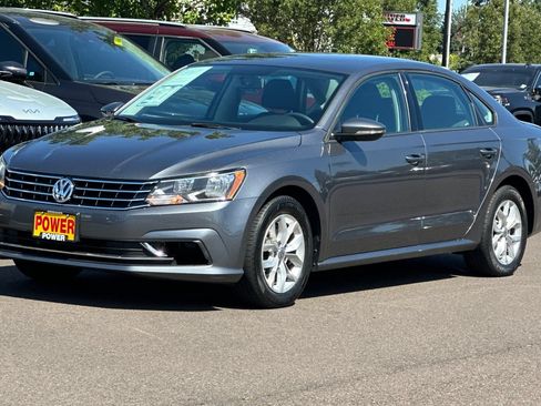 Used 2018 Volkswagen Passat 2.0T S FWD image 8