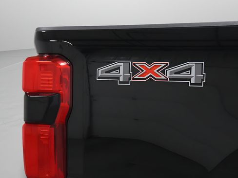Used 2023 Ford F250 Platinum AWD/4WD image 43