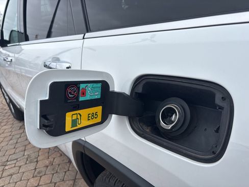 Used 2015 Jeep Grand Cherokee Limited image 48