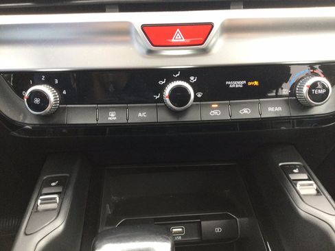 Used 2020 Kia Telluride S AWD/4WD image 34