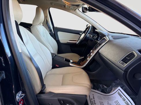 Used 2017 Volvo XC60 T6 Inscription w/ Advanced Package image 18