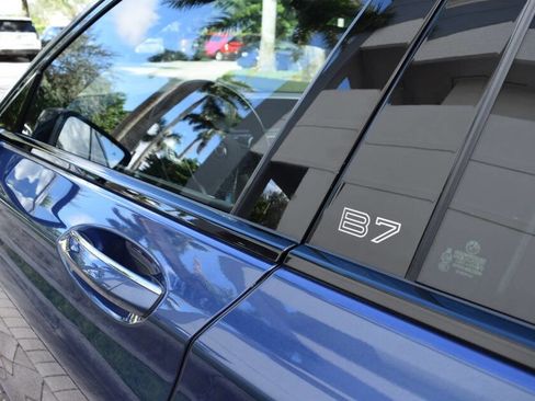 Used 2017 BMW ALPINA B7 xDrive image 35