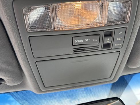 Used 2008 Toyota Camry SE FWD image 22