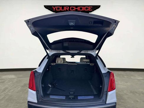 Used 2017 Cadillac XT5 Premium Luxury w/ Driver Assist Package FWD image 11