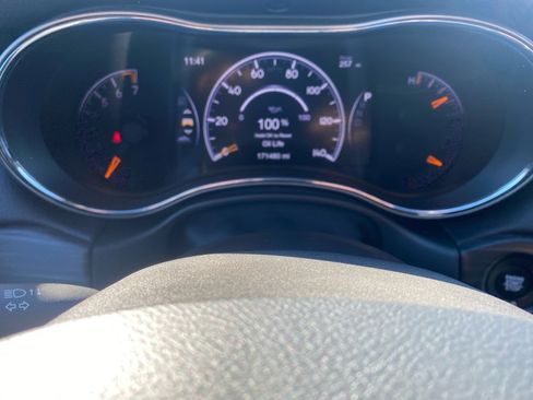 Used 2022 Jeep Grand Cherokee Limited image 23