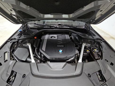 Used 2022 BMW 740i xDrive w/ Premium Package AWD/4WD image 13