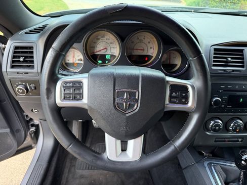 Used 2014 Dodge Challenger R/T RWD image 13