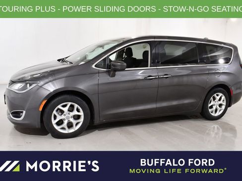 Used 2018 Chrysler Pacifica Touring Plus w/ Tire & Wheel Group FWD image 1