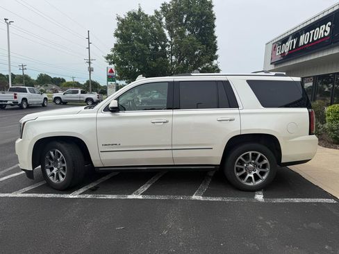 Used 2015 GMC Yukon Denali w/ Premium Package AWD/4WD image 2