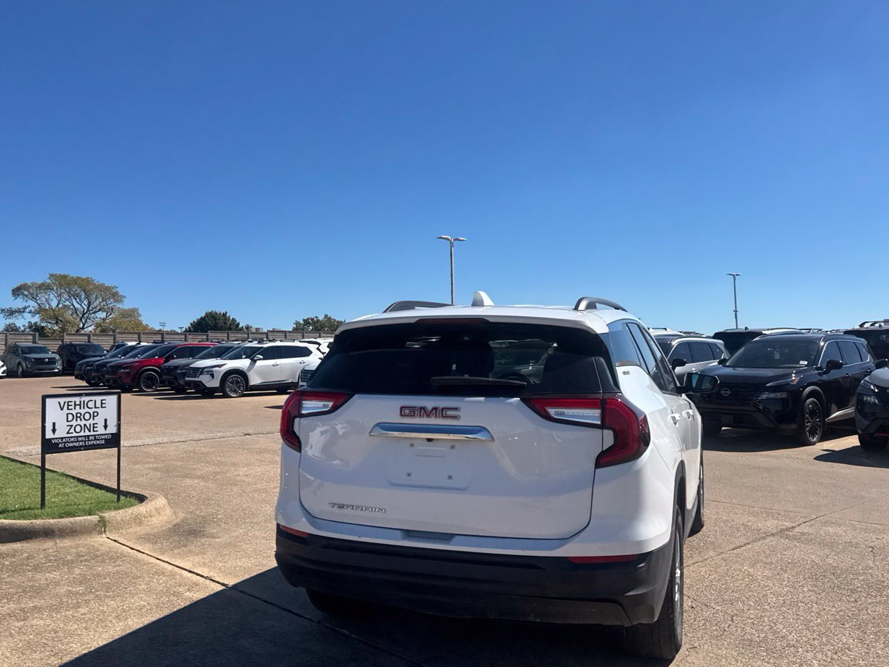 Used 2022 GMC Terrain SLE w/ Driver Convenience Package FWD image 23