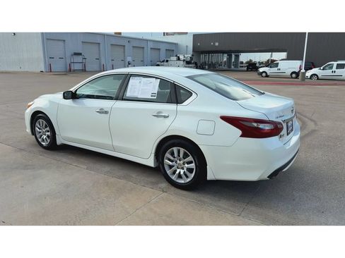 Used 2018 Nissan Altima 2.5 S w/ S Convenience Package FWD image 6