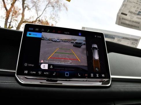 New 2026 Volkswagen Tiguan SE FWD image 14