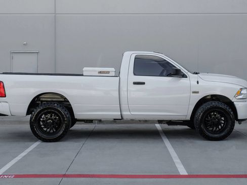Used 2017 RAM 2500 Tradesman w/ Power & Remote Entry Group RWD image 3