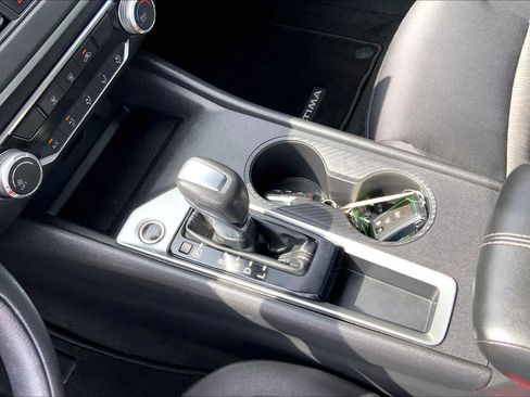 Used 2024 Nissan Altima 2.5 S FWD image 15