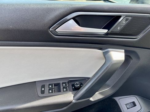 Used 2018 Volkswagen Tiguan SEL AWD/4WD image 20