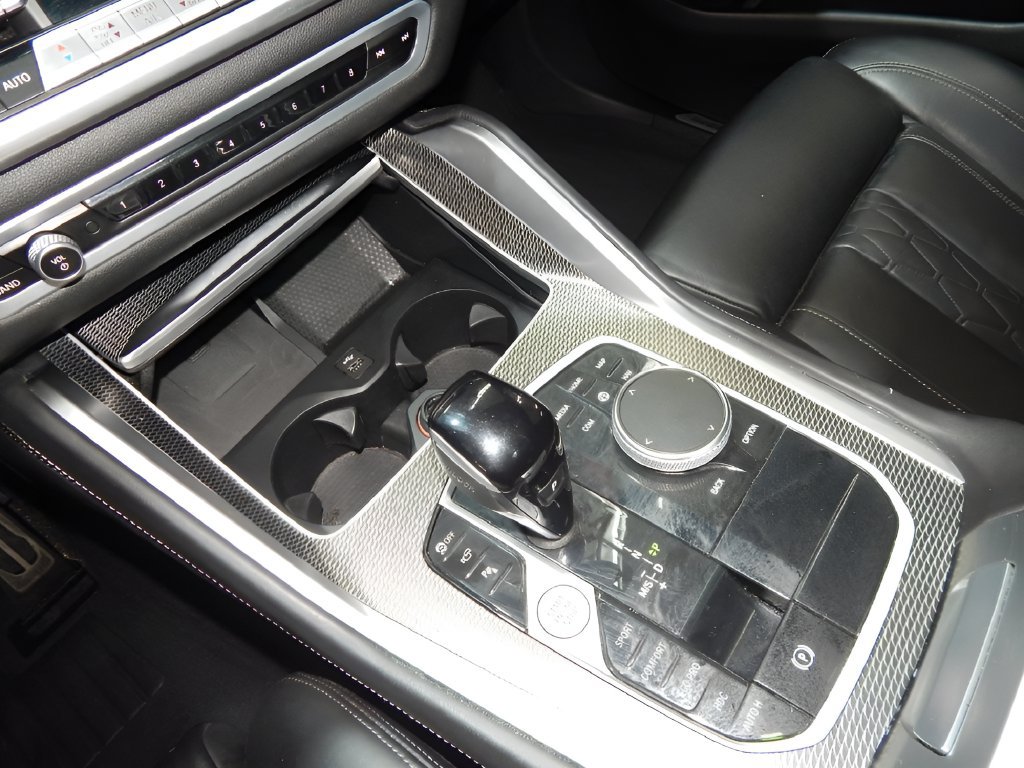 Used 2023 BMW X6 xDrive40i w/ M Sport Package AWD/4WD image 17